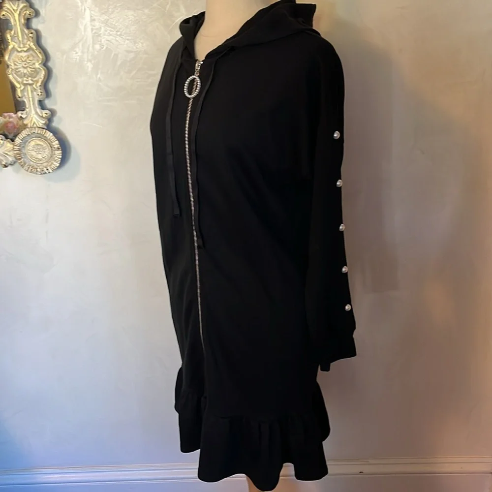 CQbyCQ Black Hoodie Sweatshirt Dress w/pearl detail & ruffle Hem Size Small